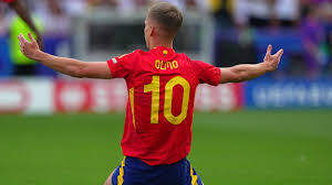 Dani Olmo jugando con la selección española